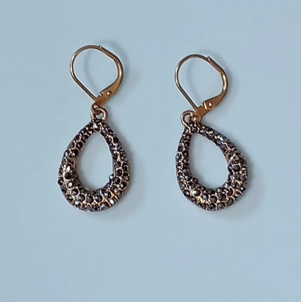 Kenneth Cole tear drop matte gold tone marquisite inlaid lever back earrings